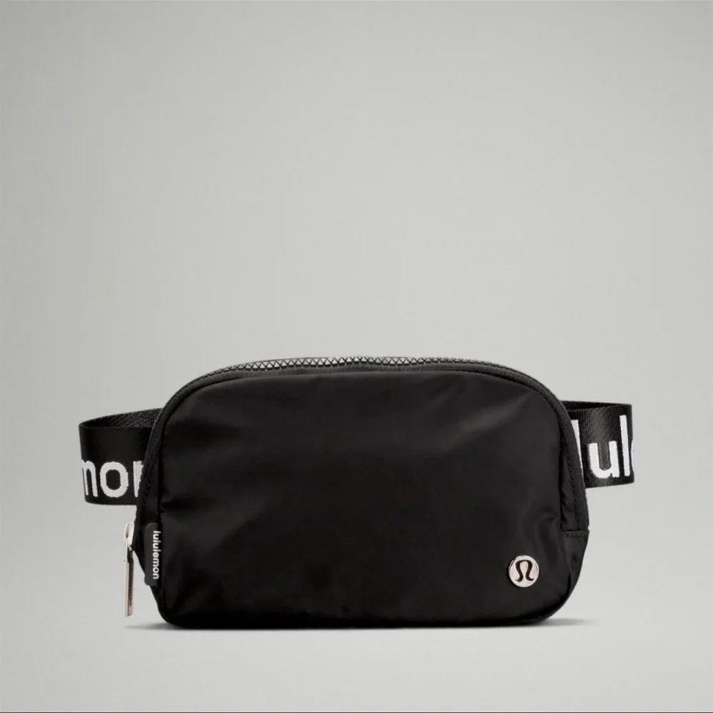 NWT Lululemon Everywhere Belt Bag *Wordmark - Picture 2 of 10